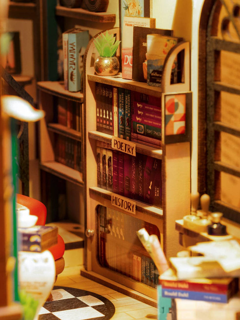 Shakespeare Bookstore DIY Book Nook Kit