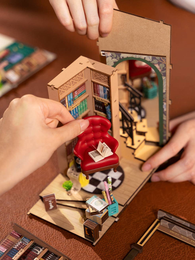 Shakespeare Bookstore DIY Book Nook Kit