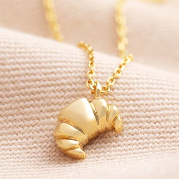 Croissant Pendant Necklace in Gold