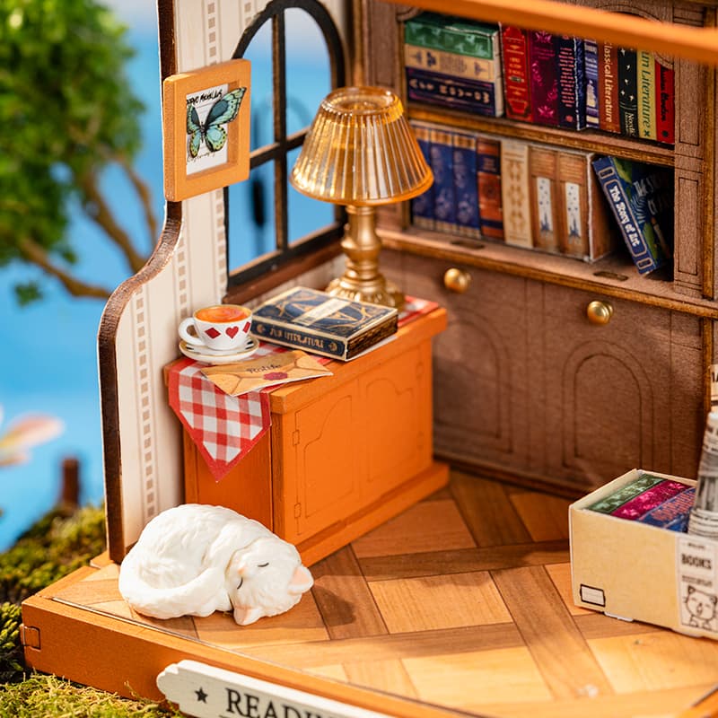 Muse Bookshop DIY Miniature Kit