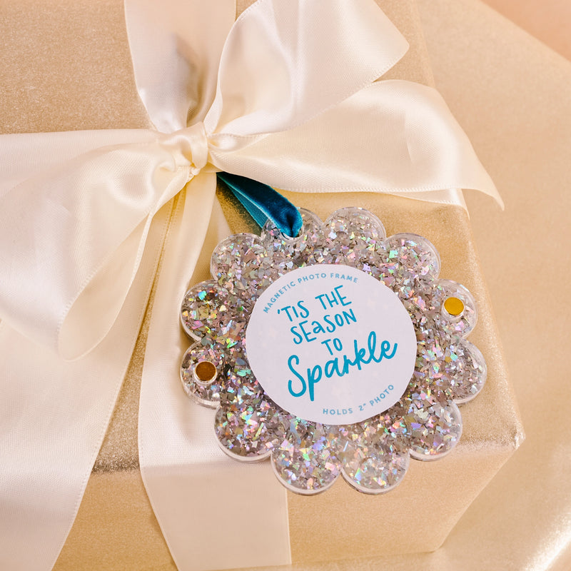 Scalloped Round Picture Frame Ornament